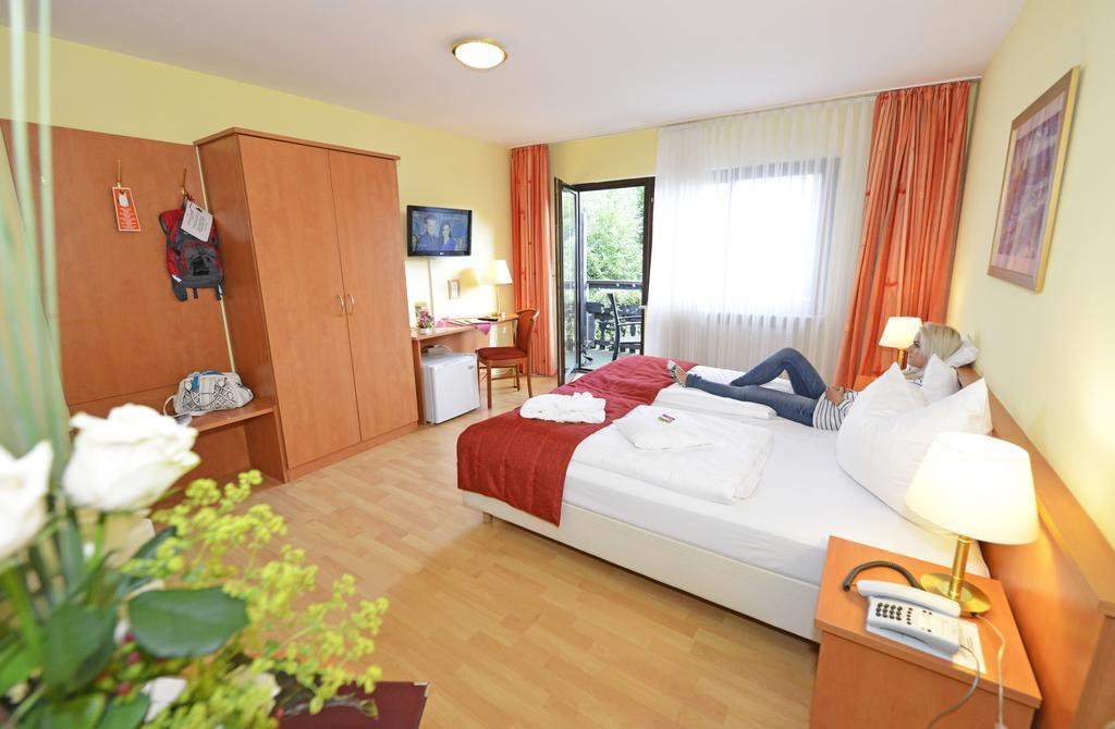 Hotel Die Kleine Blume Erfweiler ภายนอก รูปภาพ