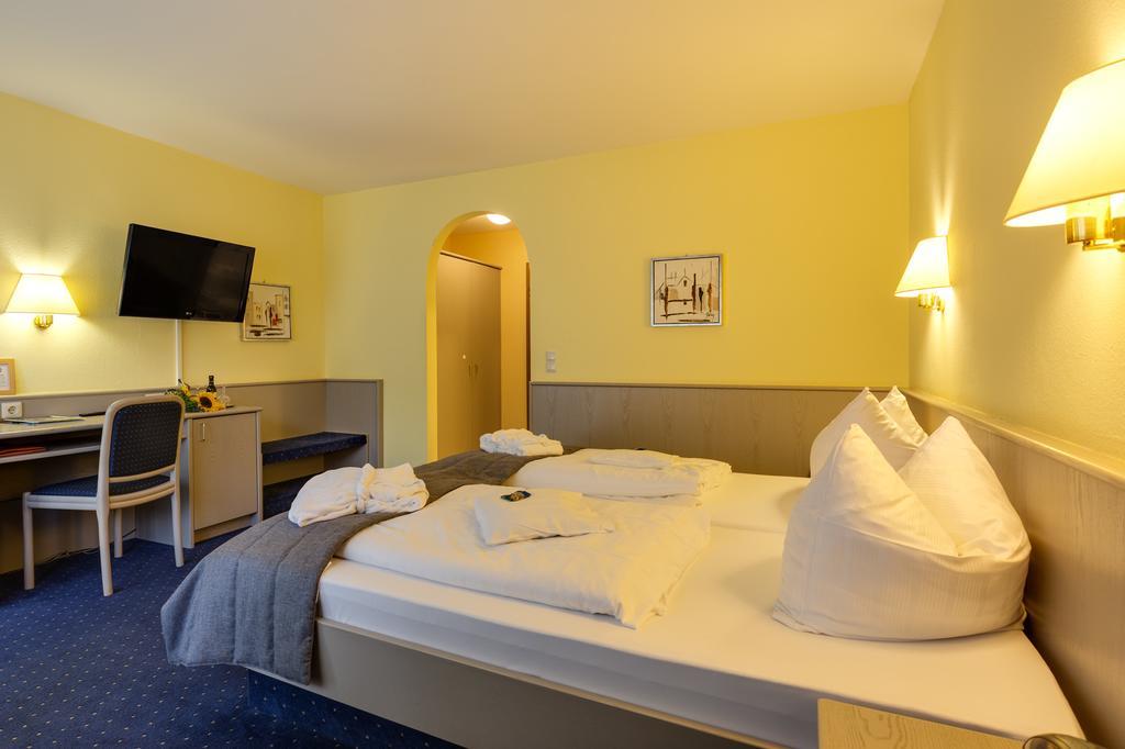 Hotel Die Kleine Blume Erfweiler ภายนอก รูปภาพ