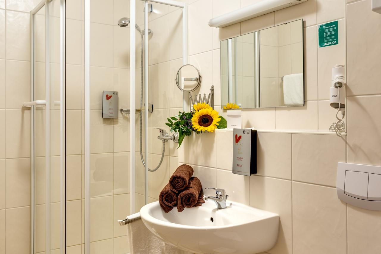 Hotel Die Kleine Blume Erfweiler ภายนอก รูปภาพ